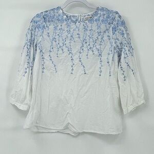 Main strip white cotton blue floral embroidered blouse